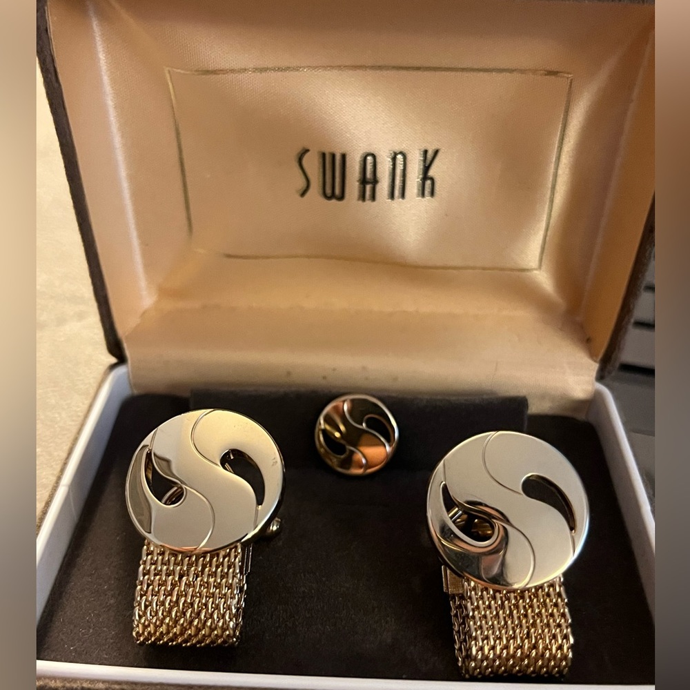 Vintage SWANK Cufflinks set with box